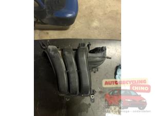 Gebruikte Spruitstuk Inlaat Volkswagen Up! (121) 1.0 12V 60 Prijs € 200,00 Margeregeling aangeboden door Autorecycling Chino B.V.