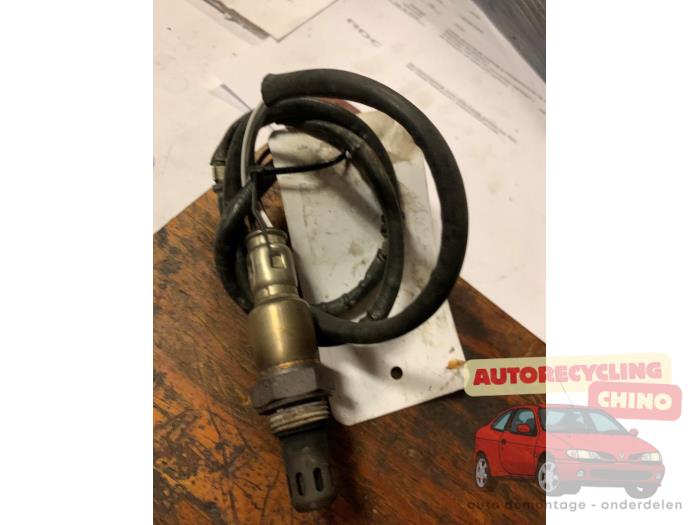 Lambda Sonde van een Volkswagen Up! (121) 1.0 12V 60 2013