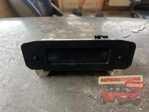 Gebruikte Display Interieur Peugeot 206 CC (2D) 2.0 16V Prijs € 25,00 Margeregeling aangeboden door Autorecycling Chino B.V.