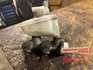 Gebruikte Hoofdremcilinder Opel Astra F (53/54/58/59) 1.6i Prijs € 25,00 Margeregeling aangeboden door Autorecycling Chino B.V.