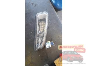 Gebruikte Mistlamp rechts-voor Volkswagen Polo V (6R) 1.2 12V BlueMotion Technology Prijs € 202,00 Margeregeling aangeboden door Autorecycling Chino B.V.