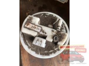 Gebruikte Benzinepomp Renault Twingo II (CN) 1.2 Prijs € 35,00 Margeregeling aangeboden door Autorecycling Chino B.V.