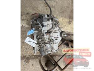 Gebruikte Automaatbak Renault Laguna Coupé (DT) 2.0 dCi 16V 150 Prijs € 600,00 Margeregeling aangeboden door Autorecycling Chino B.V.