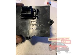 Gebruikte Mistlamp Schakelaar Fiat Idea (350AX) 1.4 Prijs € 25,00 Margeregeling aangeboden door Autorecycling Chino B.V.