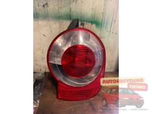 Gebruikte Achterlicht rechts Renault Modus/Grand Modus (JP) 1.2 16V Prijs € 35,00 Margeregeling aangeboden door Autorecycling Chino B.V.