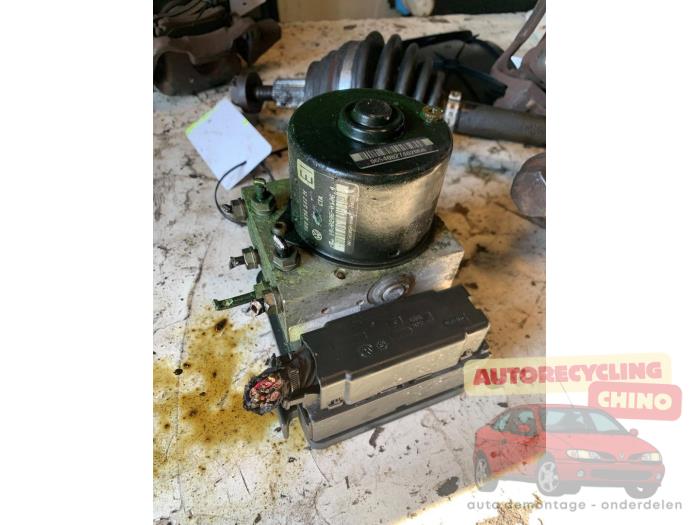 Gebruikte ABS Pomp Volkswagen Touran (1T1/T2) 2.0 FSI 16V Prijs € 151,25 Inclusief btw aangeboden door Autorecycling Chino B.V.