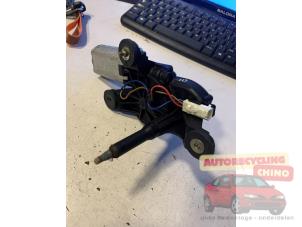 Gebruikte Ruitenwissermotor achter Fiat Croma (194) 1.9 D Multijet 16V Prijs € 35,00 Margeregeling aangeboden door Autorecycling Chino B.V.