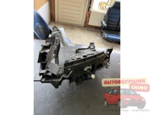 Gebruikte Koplampframe links Audi Q5 (8RB) 2.0 TFSI 16V Hybrid Quattro Prijs € 40,00 Margeregeling aangeboden door Autorecycling Chino B.V.
