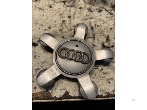 Gebruikte Naafkapje Audi Q3 (8UB/8UG) 1.4 TFSI 16V Prijs € 10,00 Margeregeling aangeboden door Autorecycling Chino B.V.