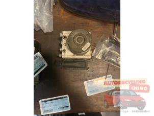 Gebruikte ABS Pomp Opel Astra H (L48) 1.6 16V Twinport Prijs € 75,00 Margeregeling aangeboden door Autorecycling Chino B.V.