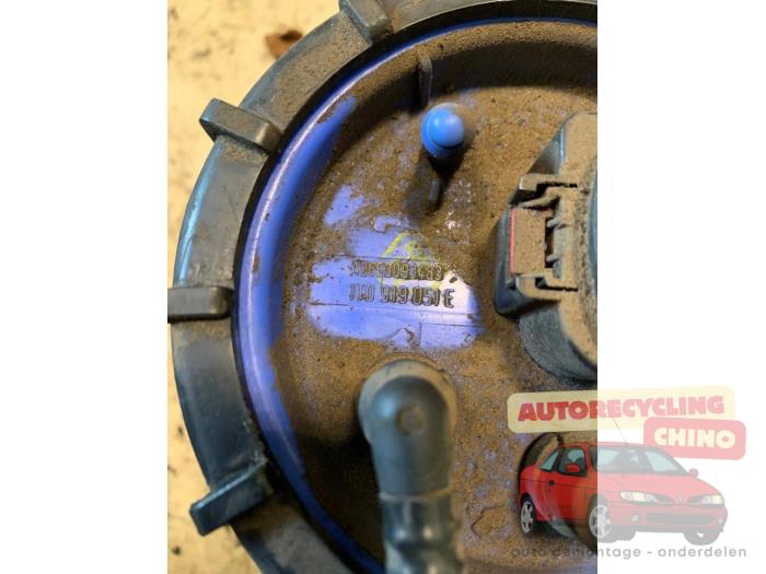 Gebruikte Benzinepomp Volkswagen Touran (1T1/T2) 2.0 FSI 16V Prijs € 50,00 Margeregeling aangeboden door Autorecycling Chino B.V.
