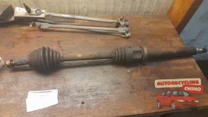 Gebruikte Aandrijfas rechts-voor Ford Focus 1 Wagon 1.6 16V Prijs € 35,00 Margeregeling aangeboden door Autorecycling Chino B.V.