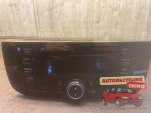 Gebruikte Regelunit Multi Media Fiat Punto Evo (199) 1.4 Prijs € 35,00 Margeregeling aangeboden door Autorecycling Chino B.V.