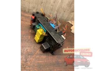 Gebruikte Zekeringkast Mercedes E (W210) 2.2 E-220 CDI 16V Prijs € 40,00 Margeregeling aangeboden door Autorecycling Chino B.V.