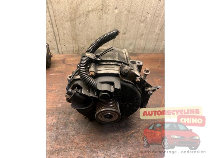 Gebruikte Dynamo Mercedes E (W210) 2.2 E-220 CDI 16V Prijs € 150,00 Margeregeling aangeboden door Autorecycling Chino B.V.