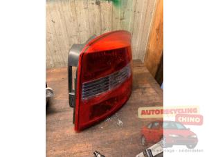 Gebruikte Achterlicht rechts Renault Laguna III Estate (KT) 2.0 16V Prijs € 70,00 Margeregeling aangeboden door Autorecycling Chino B.V.