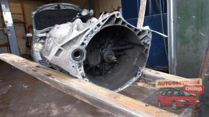 Gebruikte Versnellingsbak Renault Laguna III Estate (KT) 2.0 16V Prijs € 400,00 Margeregeling aangeboden door Autorecycling Chino B.V.