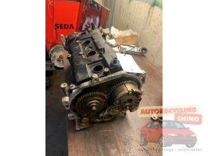 Gebruikte Cilinderkop Renault Laguna III Estate (KT) 2.0 16V Prijs € 200,00 Margeregeling aangeboden door Autorecycling Chino B.V.