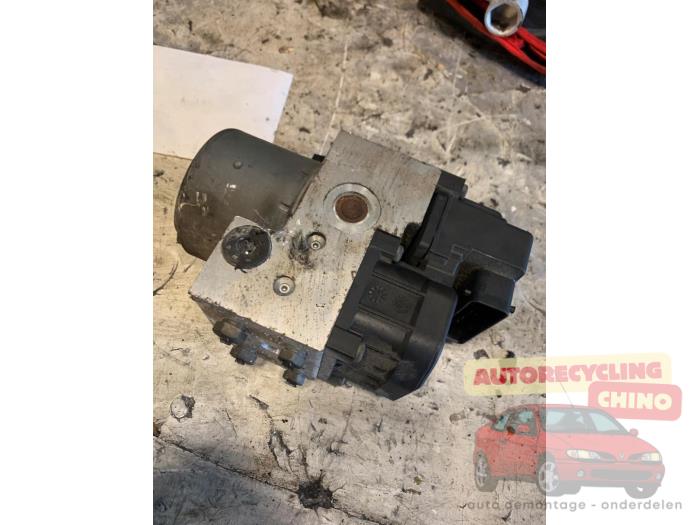 Gebruikte ABS Pomp Alfa Romeo 156 (932) 1.8 Twin Spark 16V Prijs € 65,00 Margeregeling aangeboden door Autorecycling Chino B.V.