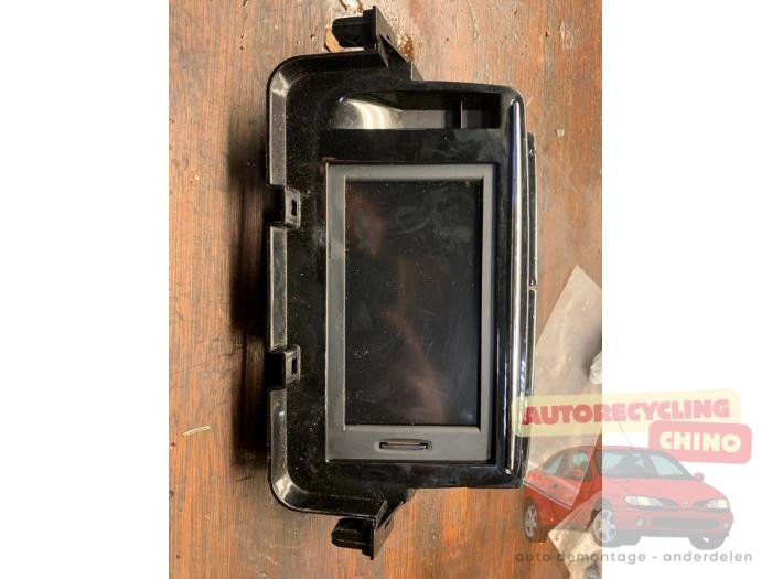 Gebruikte Display Interieur Renault Megane III Grandtour (KZ) 1.2 16V TCE 115 Prijs € 80,00 Margeregeling aangeboden door Autorecycling Chino B.V.