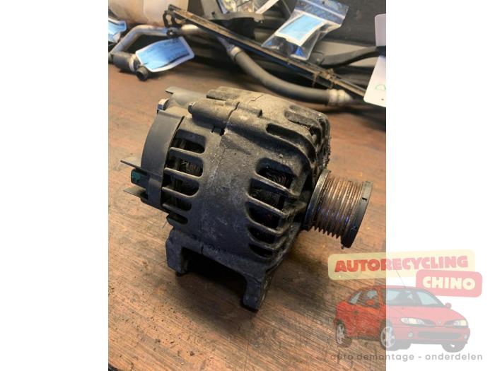 Gebruikte Dynamo Renault Megane III Grandtour (KZ) 1.2 16V TCE 115 Prijs € 100,00 Margeregeling aangeboden door Autorecycling Chino B.V.