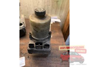 Gebruikte Pomp Servo Volkswagen Fox (5Z) 1.4 16V Prijs € 125,00 Margeregeling aangeboden door Autorecycling Chino B.V.