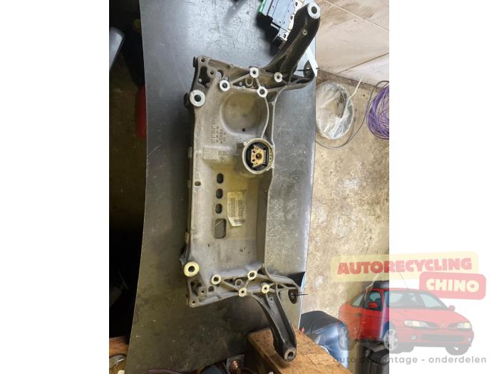 Gebruikte Subframe Volkswagen Tiguan (5N1/2) 1.4 TSI 16V 4Motion Prijs € 75,00 Margeregeling aangeboden door Autorecycling Chino B.V.