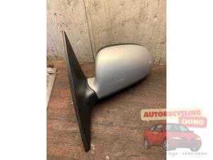 Gebruikte Spiegel Buiten links Hyundai i30 (FD) 1.6 CRDi 16V VGT HP Prijs € 50,00 Margeregeling aangeboden door Autorecycling Chino B.V.