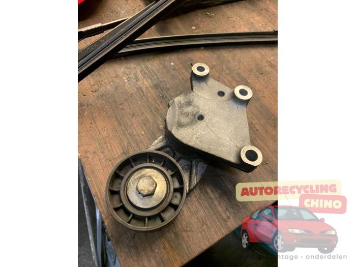 Gebruikte Spanrol Multiriem Volvo C30 (EK/MK) 1.6 D 16V Prijs € 10,00 Margeregeling aangeboden door Autorecycling Chino B.V.