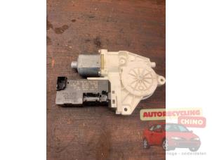 Gebruikte Motor electrisch raam Peugeot 407 SW (6E) 2.0 16V Prijs € 35,00 Margeregeling aangeboden door Autorecycling Chino B.V.