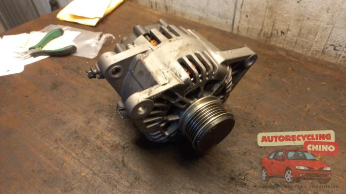 Dynamo van een Hyundai i30 (FD) 1.6 CRDi 16V VGT HP 2008