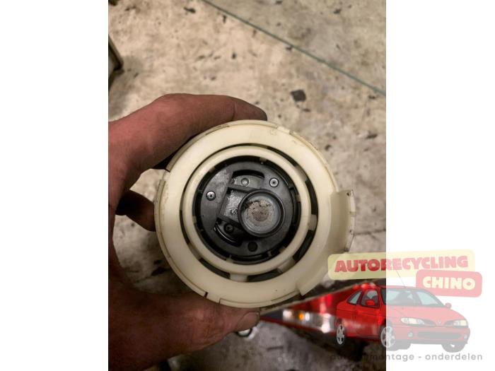 Benzinepomp van een Citroën C15 1.4 i 1996