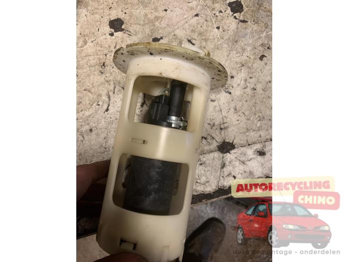 Benzinepomp van een Citroën C15 1.4 i 1996