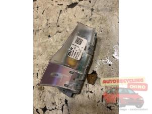 Gebruikte GPS Antenne BMW 3 serie (F30) 320d 2.0 16V EfficientDynamicsEdition Prijs € 25,00 Margeregeling aangeboden door Autorecycling Chino B.V.