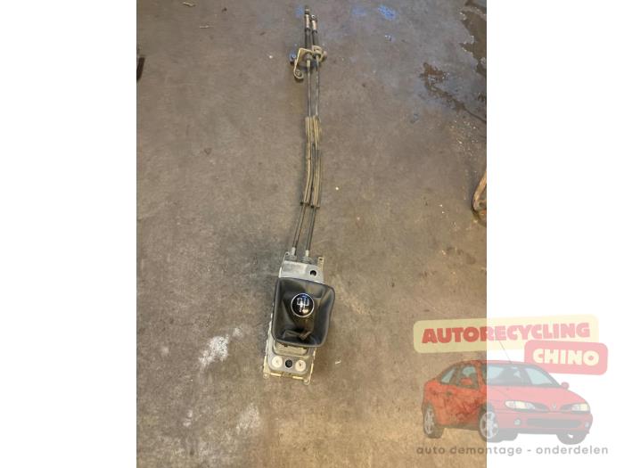 Gebruikte Schakelkabel Versnellingsbak Volkswagen Golf Plus (5M1/1KP) 1.4 16V Prijs € 50,00 Margeregeling aangeboden door Autorecycling Chino B.V.