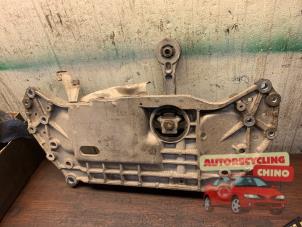 Subframe van een Volkswagen Golf Plus (5M1/1KP) 1.4 16V 2005