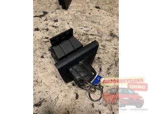 Gebruikte Kontaktslot + Sleutel BMW 1 serie (E87/87N) 116i 1.6 16V Prijs € 40,00 Margeregeling aangeboden door Autorecycling Chino B.V.