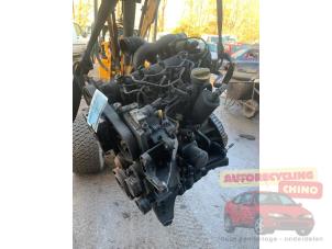 Gebruikte Motor Renault Trafic New (FL) 1.9 dCi 100 16V Prijs € 900,00 Margeregeling aangeboden door Autorecycling Chino B.V.