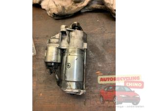 Startmotor van een Renault Trafic New (FL) 1.9 dCi 100 16V 2006