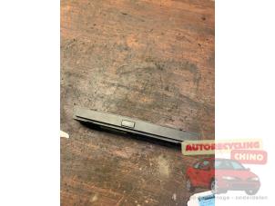 Gebruikte Schakelaar (diversen) BMW 5 serie (E60) 520i 24V Prijs € 25,00 Margeregeling aangeboden door Autorecycling Chino B.V.