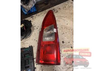 Gebruikte Achterlicht rechts Peugeot Partner Tepee (7A/B/C/D/E/F/G/J/P/S) 1.6 HDiF 90 16V Phase 1 Prijs € 70,00 Margeregeling aangeboden door Autorecycling Chino B.V.