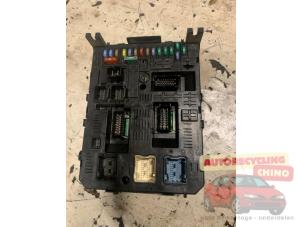 Gebruikte Zekeringkast Peugeot Partner Tepee (7A/B/C/D/E/F/G/J/P/S) 1.6 HDiF 90 16V Phase 1 Prijs € 50,00 Margeregeling aangeboden door Autorecycling Chino B.V.