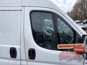 Gebruikte Portierruit 2Deurs rechts Peugeot Boxer (U9) 2.2 HDi 100 Euro 4 Prijs € 50,00 Margeregeling aangeboden door Autorecycling Chino B.V.