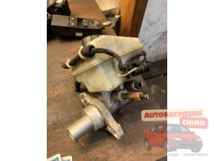 Gebruikte Hoofdremcilinder Opel Astra H GTC (L08) 1.6 16V Prijs € 25,00 Margeregeling aangeboden door Autorecycling Chino B.V.
