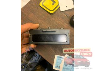 Gebruikte Display Interieur Renault Megane II CC (EM) 1.6 16V Prijs € 35,00 Margeregeling aangeboden door Autorecycling Chino B.V.