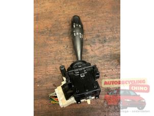 Gebruikte Pinker Schakelaar Toyota Yaris (P1) 1.3 16V VVT-i Prijs € 35,00 Margeregeling aangeboden door Autorecycling Chino B.V.