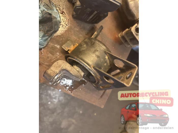 Gebruikte Motorrubber Chevrolet Spark (M300) 1.0 16V Bifuel Prijs € 25,00 Margeregeling aangeboden door Autorecycling Chino B.V.