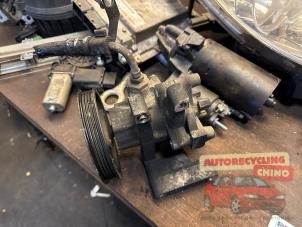 Pomp Servo van een Peugeot Boxer (U9) 2.2 HDi 100 Euro 4 2008