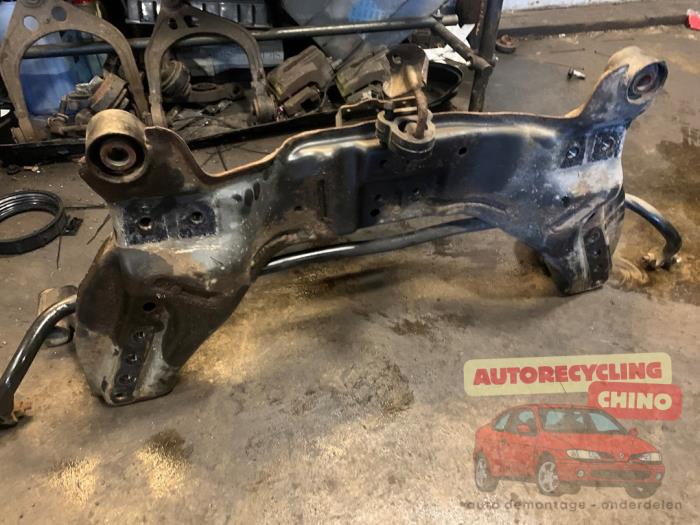 Gebruikte Subframe Nissan Almera Tino (V10M) 1.8 16V Prijs € 90,00 Margeregeling aangeboden door Autorecycling Chino B.V.