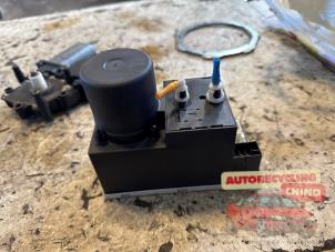 Gebruikte Vacuumpomp (Benzine) Audi A3 (8L1) 1.6 Prijs € 75,00 Margeregeling aangeboden door Autorecycling Chino B.V.